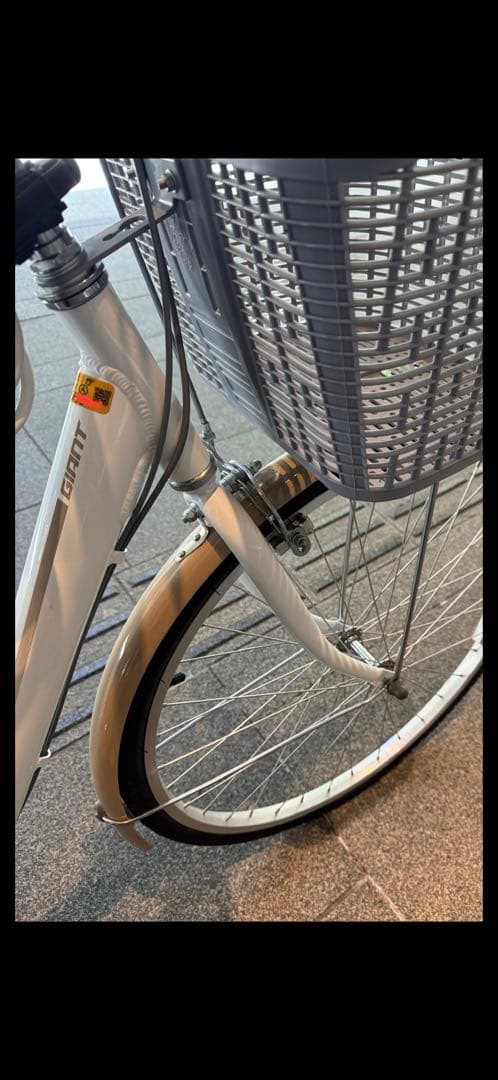 GIANT ホワイト シティサイクル 前カゴ付き