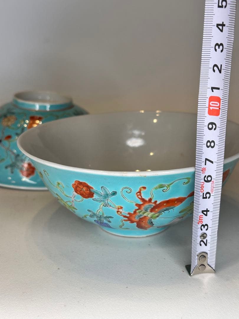 中国 清時代 大清光緒年製款 藍釉 蝶花文 彩絵 碗 一対