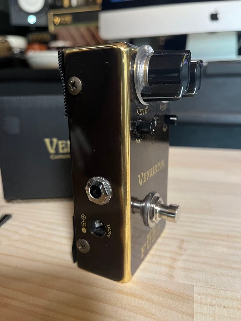 最終価格　Vemuram myriad FUZZ serial 4000番台