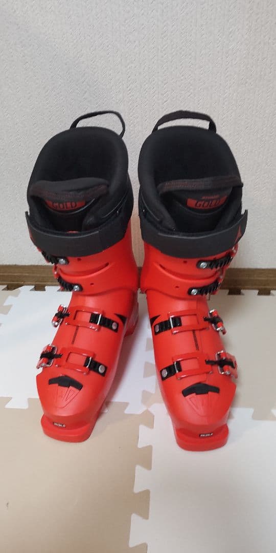 ATOMIC スキーブーツ レッドスター