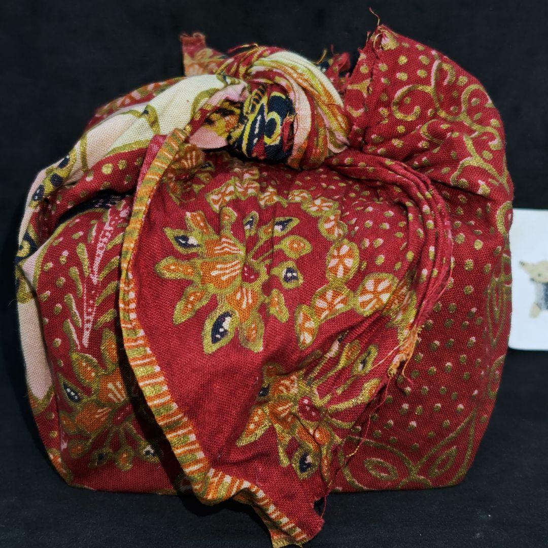 呉須赤絵(明末清初頃)、赤龍見込赤玉ぐい呑み(元箱、箱包布、古裂綿更紗包布付)