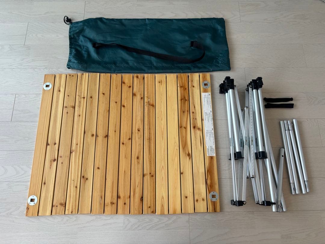Coleman 木製折りたたみテーブル