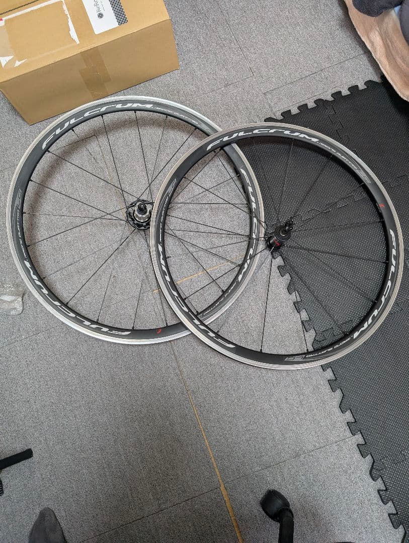 中古美品　フルクラム　レーシングクアトロLG　RACING　QUATTRO　LG