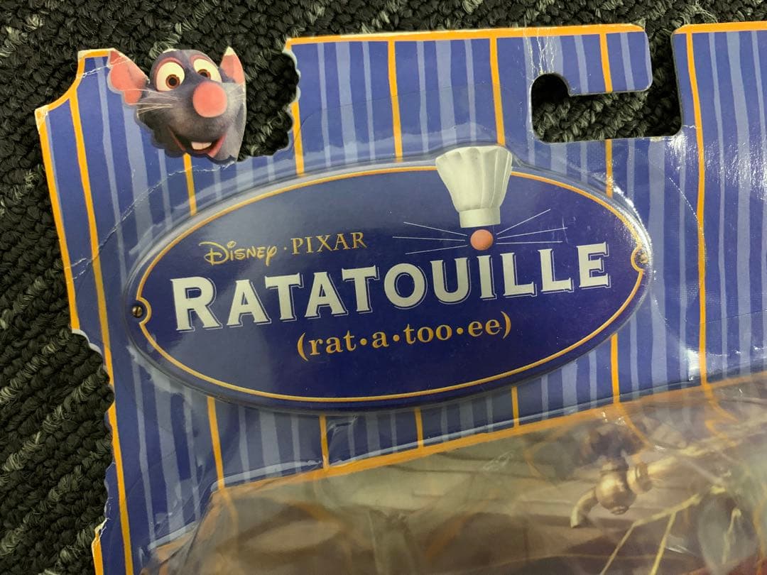 ディズニー ピクサー　レミーのおいしいレストラン　フィギュア 新品未開封