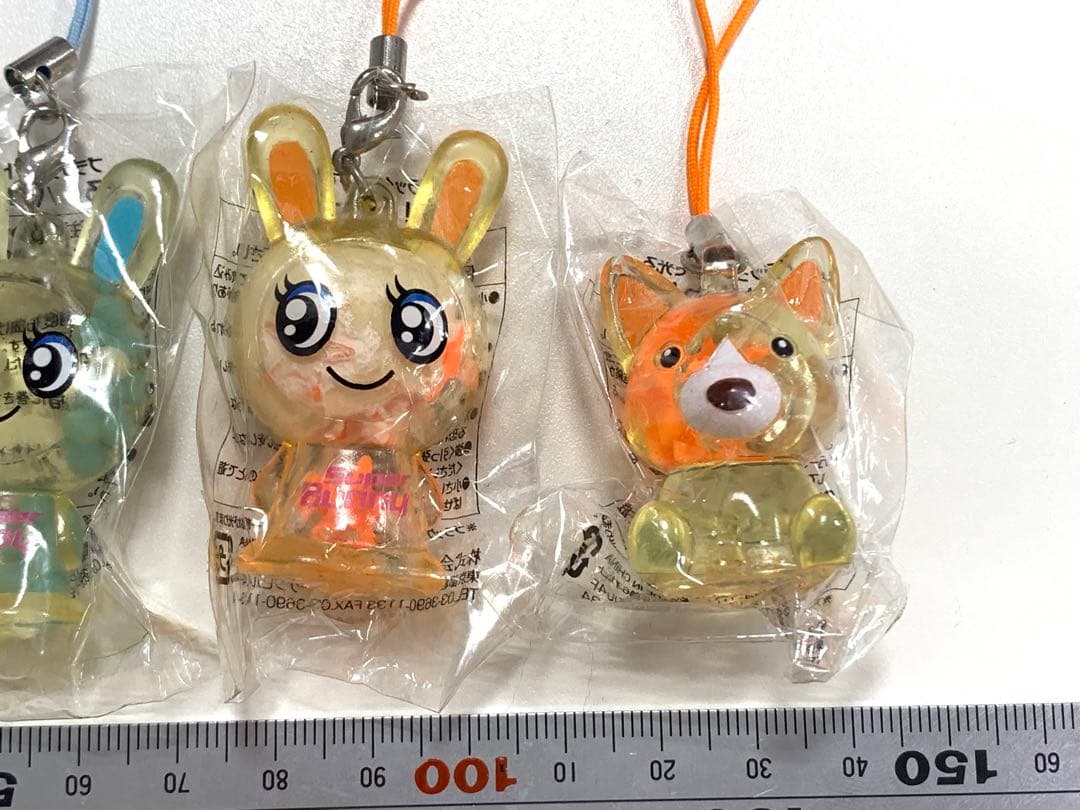 ブラックライトで光る　バニージェル　キャラクターストラップ　未開封品