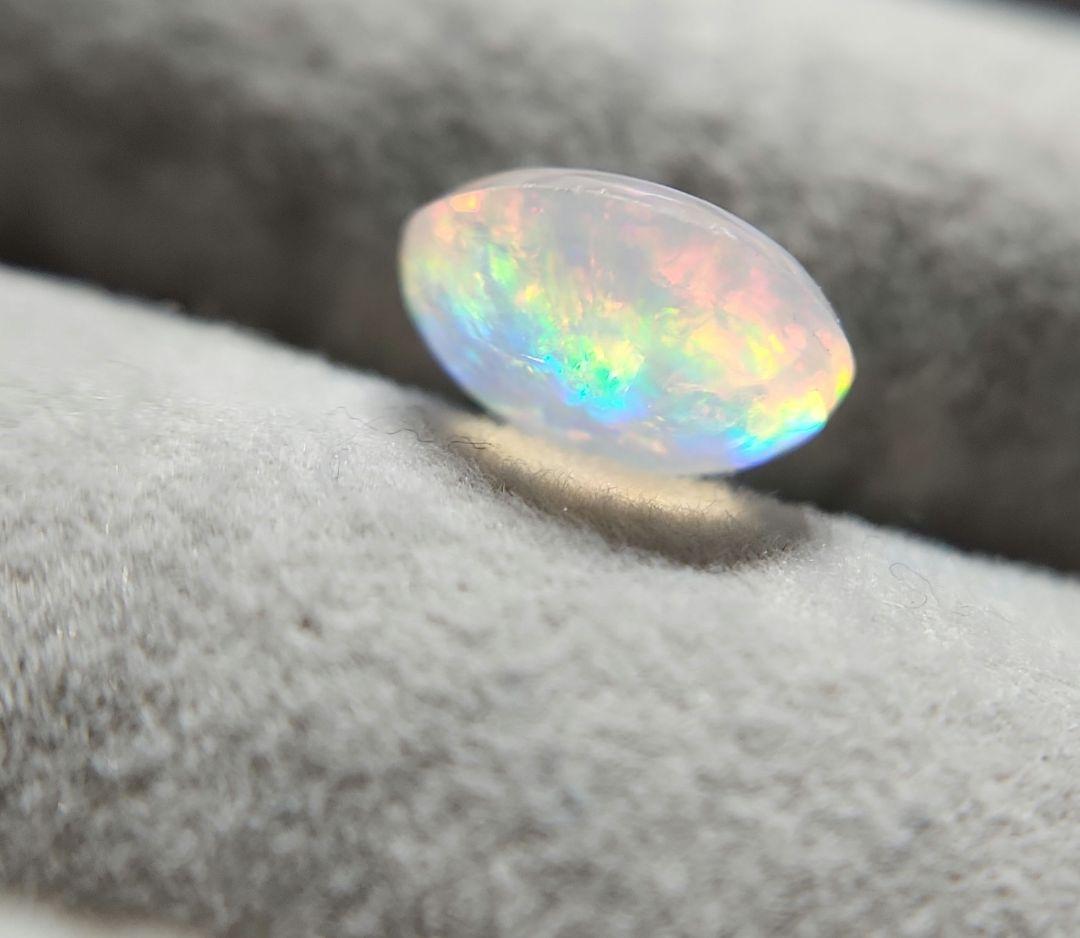 シャボン玉天然オパール 1.676ct