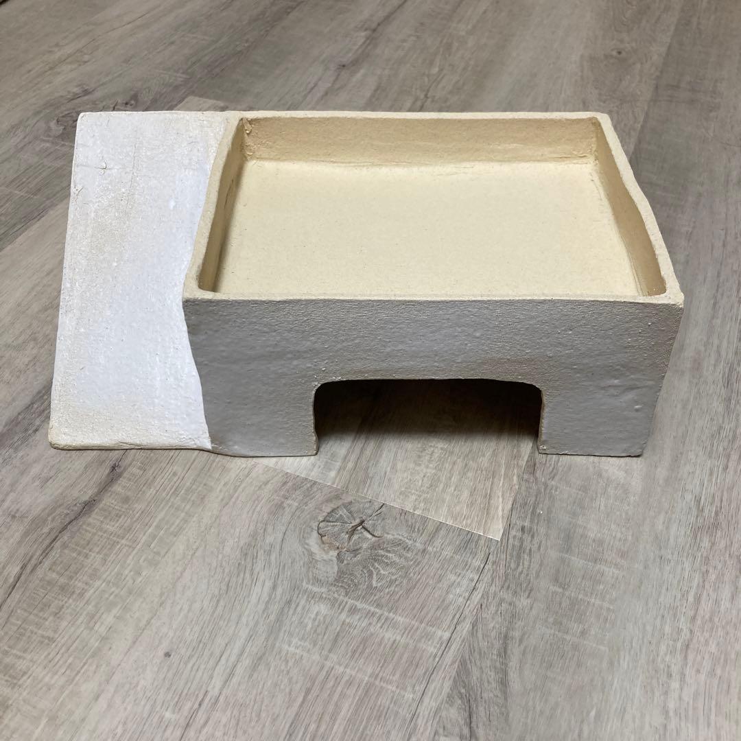 爬虫類シェルター　409 パステルホワイト