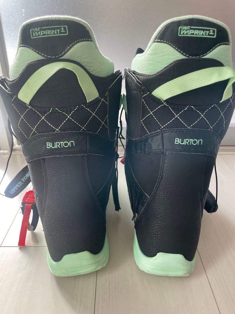 Burton Mint 女性用スノーボードブーツ 24.5cm