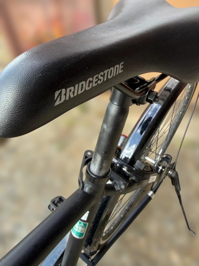 2/11値下げ実施　ブリヂストン クロスバイク 黒 前バスケット付き