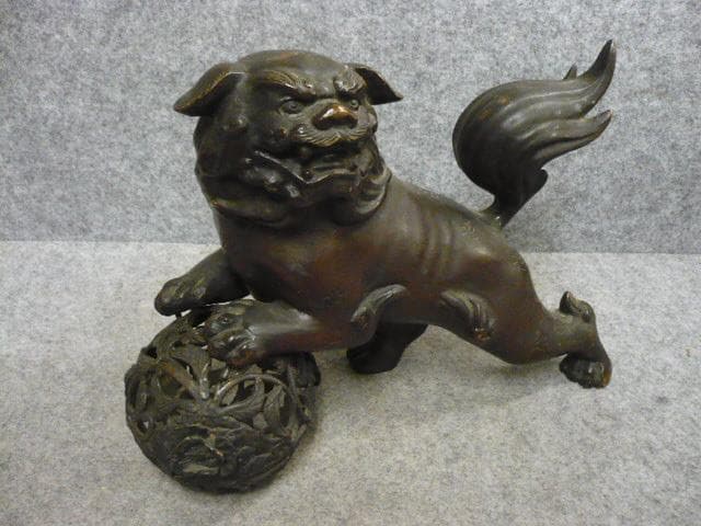 古銅玉獅子の置物 [B31640]