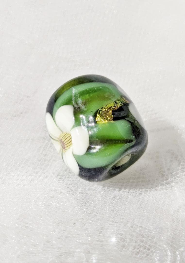 吉田正子トンボ玉（漆）　ガラス玉に込めた日本画　和のこころ　癒しの伝統美術