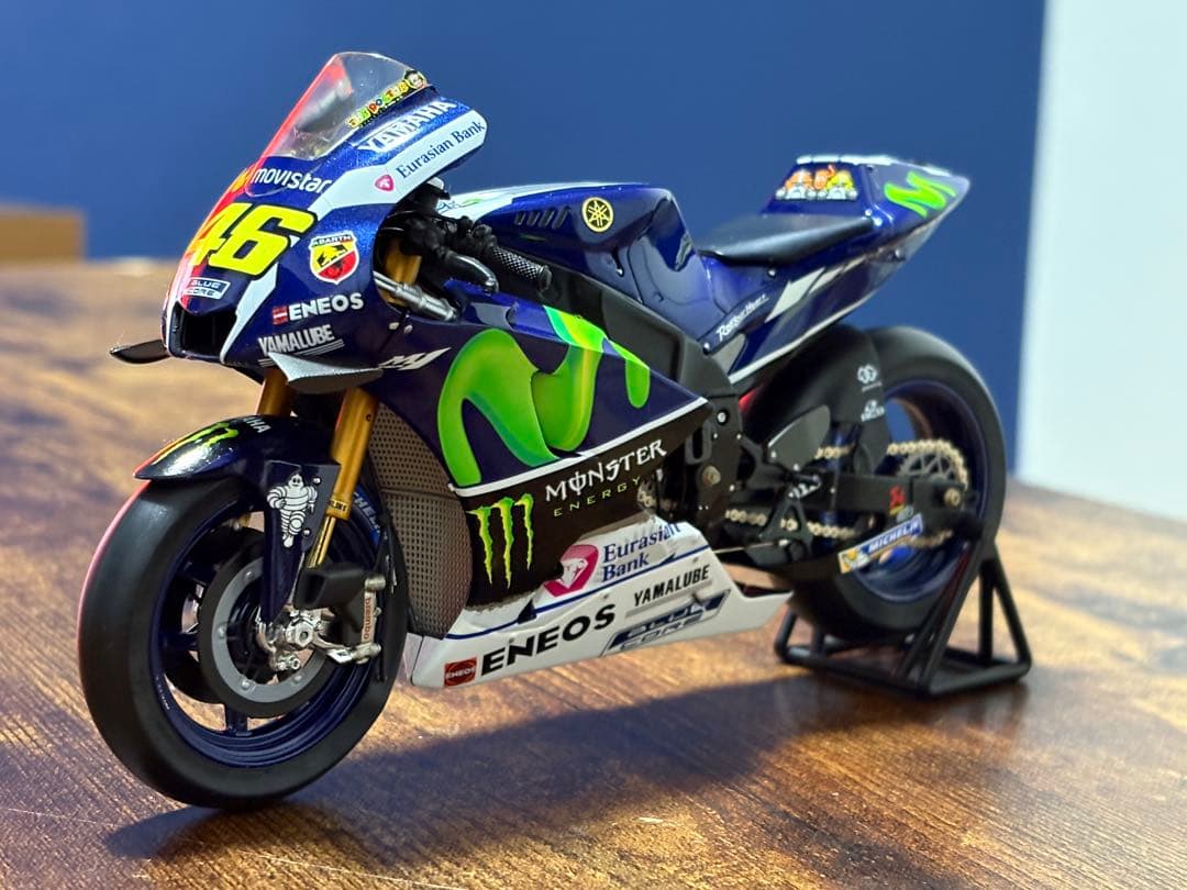 t*z様 スパーク Yamaha YZR-M1 バレンティーノ・ロッシ 1/12