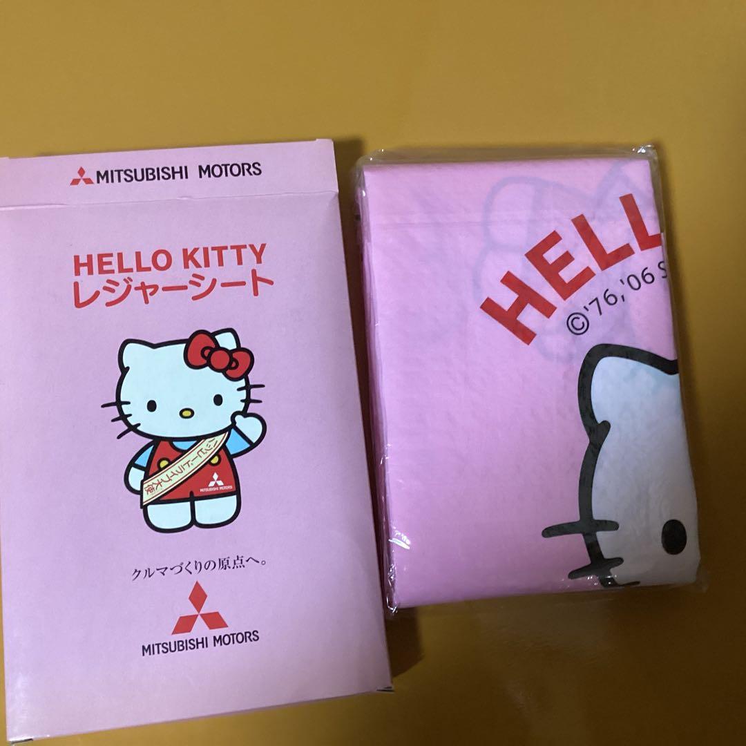 2204 ハローキティ×三菱自動車ハンカチ &食器 &レジャーシート
