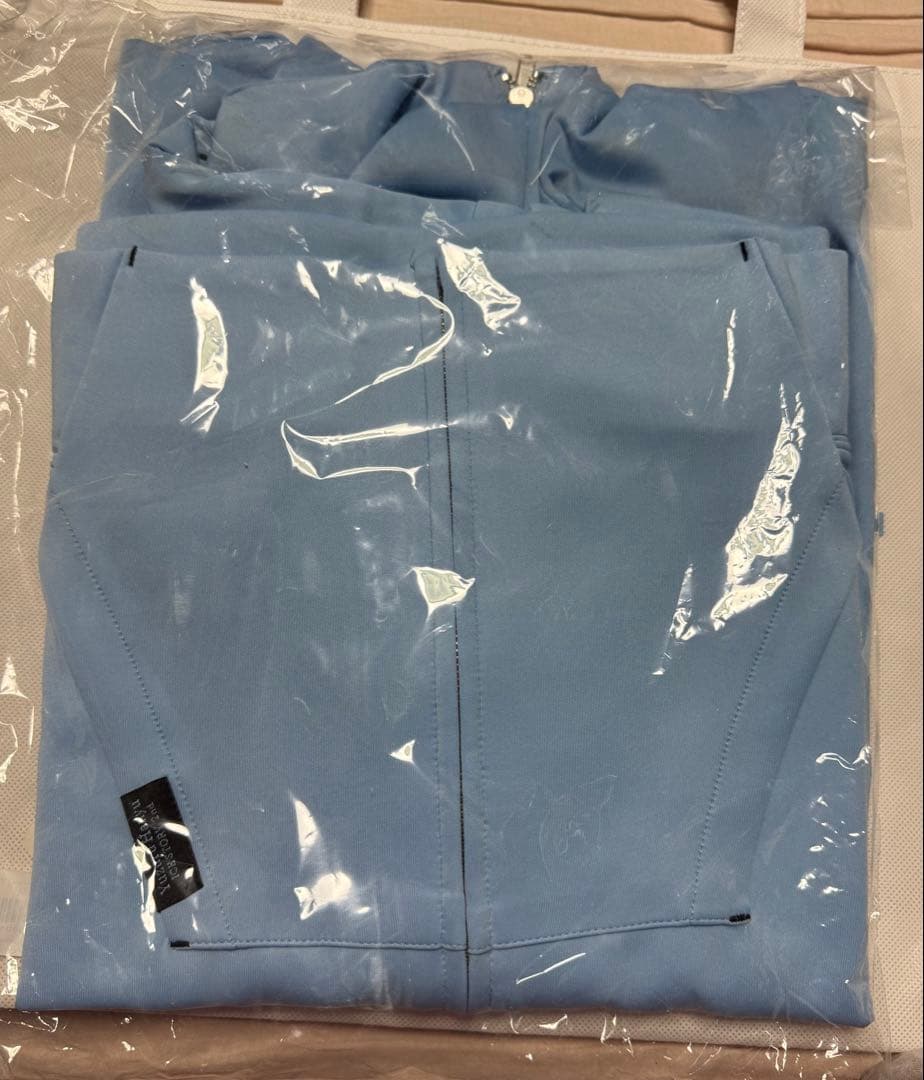 L*t様 未開封新品　羽生結弦 「→RE_PRAY←」 ジップパーカー（ブルー）