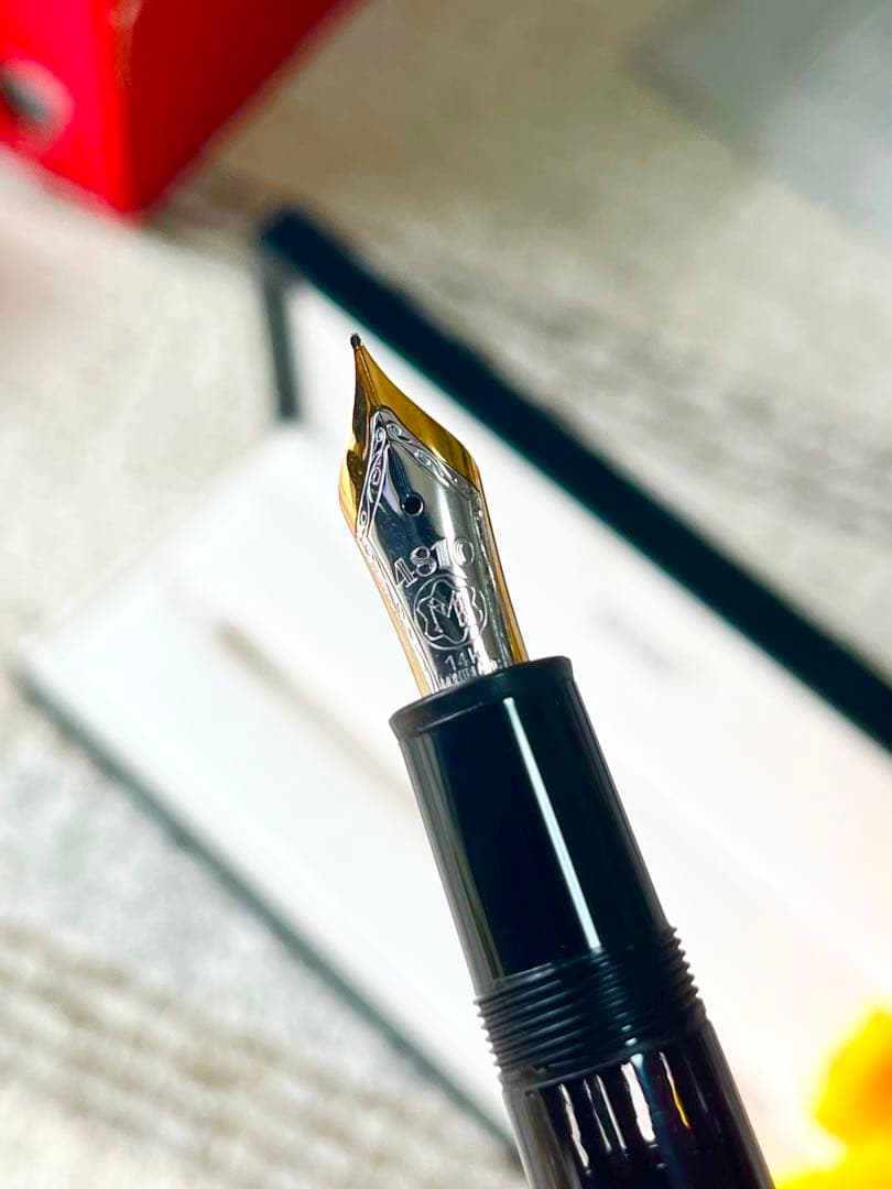 モンブラン マイスターシュテュック　P146 万年筆　Fニブ　プラチナ