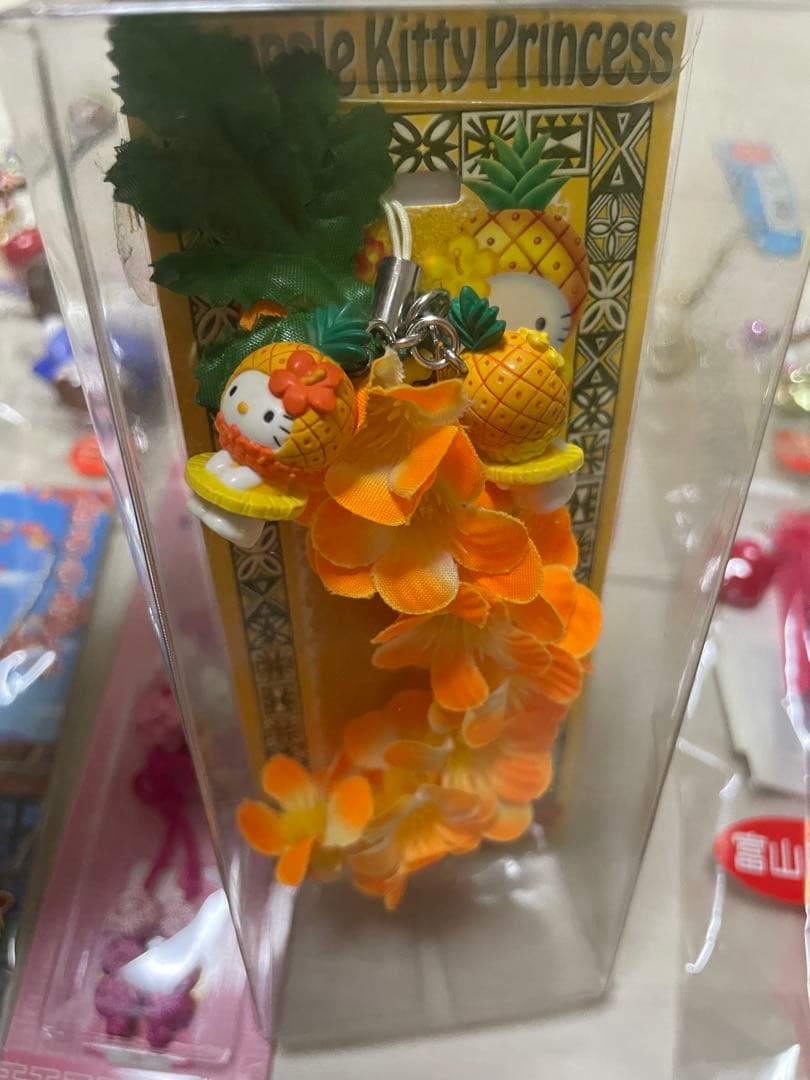 新品希少 サンリオ ご当地ハローキティ ハワイ 韓国 アゲハ蝶 根付けストラップ