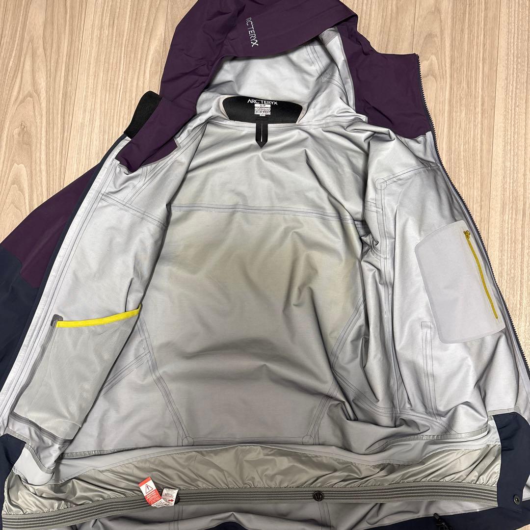 アークテリクス　セイバーLTジャケット　Sサイズ