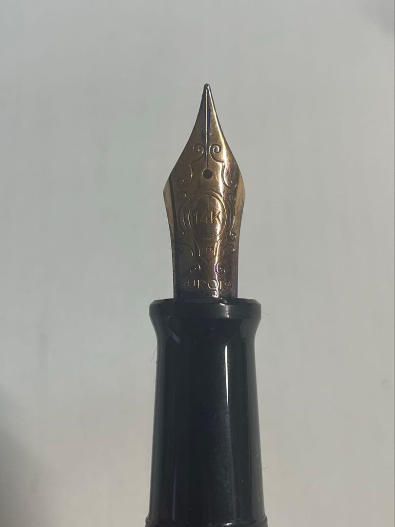 アウロラ　オプティマ　万年筆　ペン先14K　Ｆ　グリーン