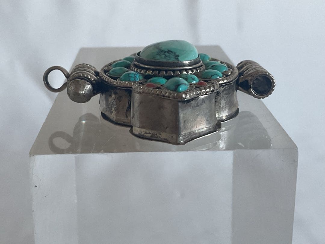 古いアフガニスタンSV伝統工芸「花のペンダントヘッド/経典入」①