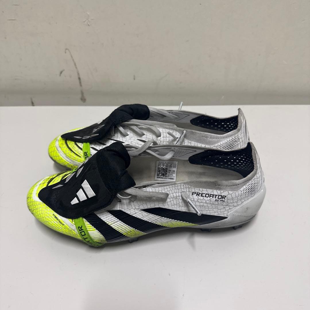 adidas Predator スパイクシューズ