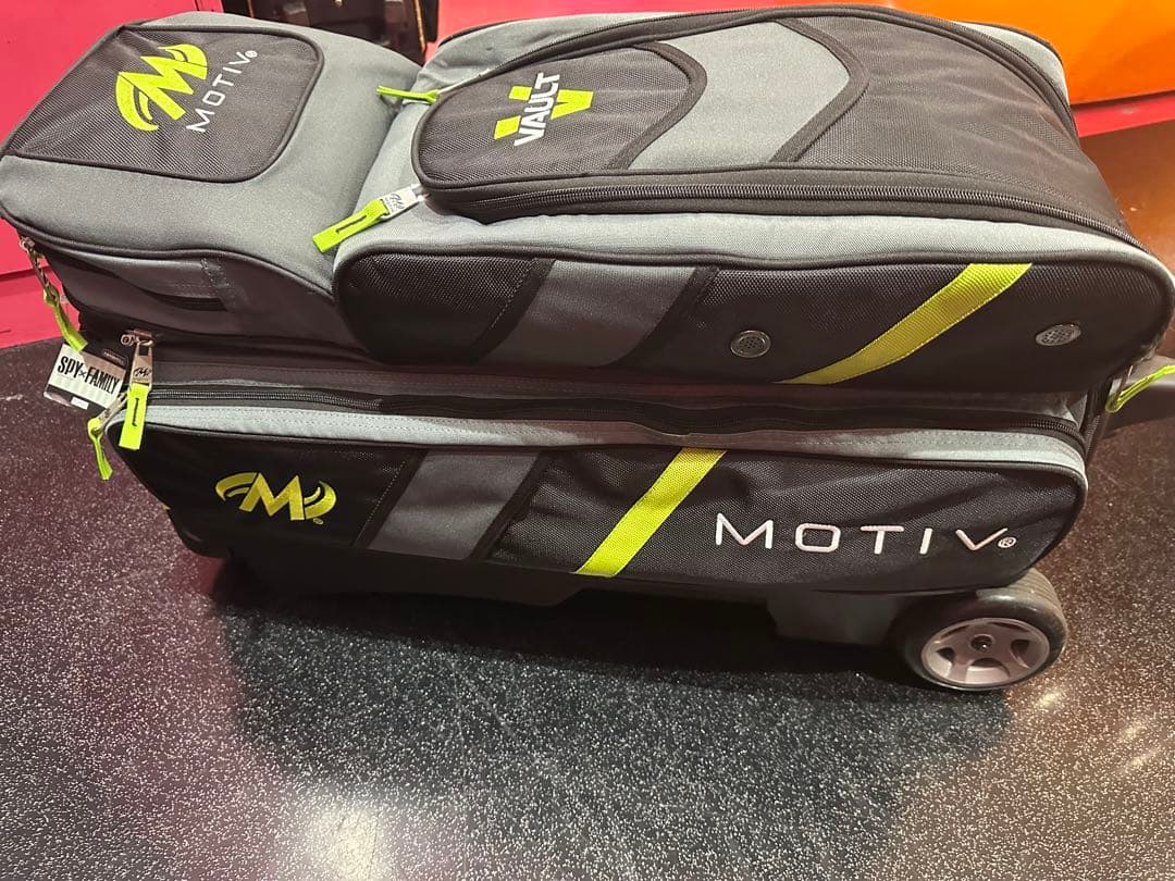 MOTIV VAULT ボウリング用バッグ ホイール付き