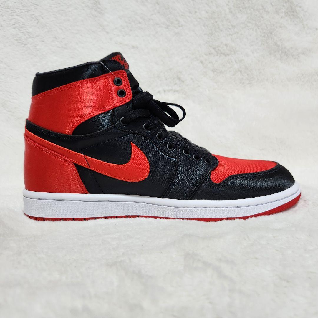 NIKE エアジョーダン 1 レトロ ハイ OG SATIN BRED
