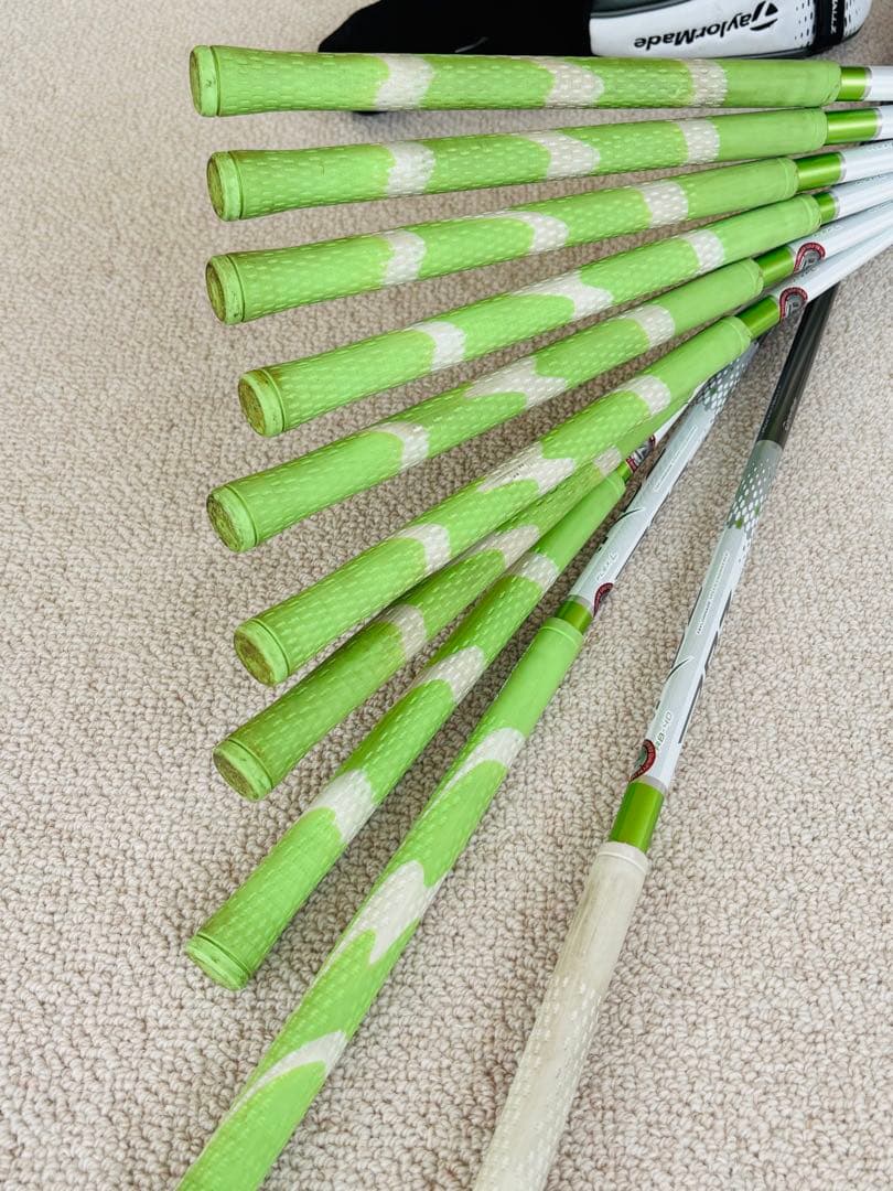 TaylorMade RBZ レディースクラブセット&キャディーバッグ　右利き