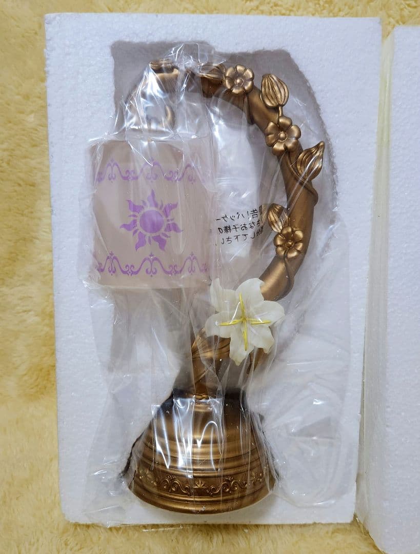 ラプンツェル　LEDライト　ディズニーストア　パスカル