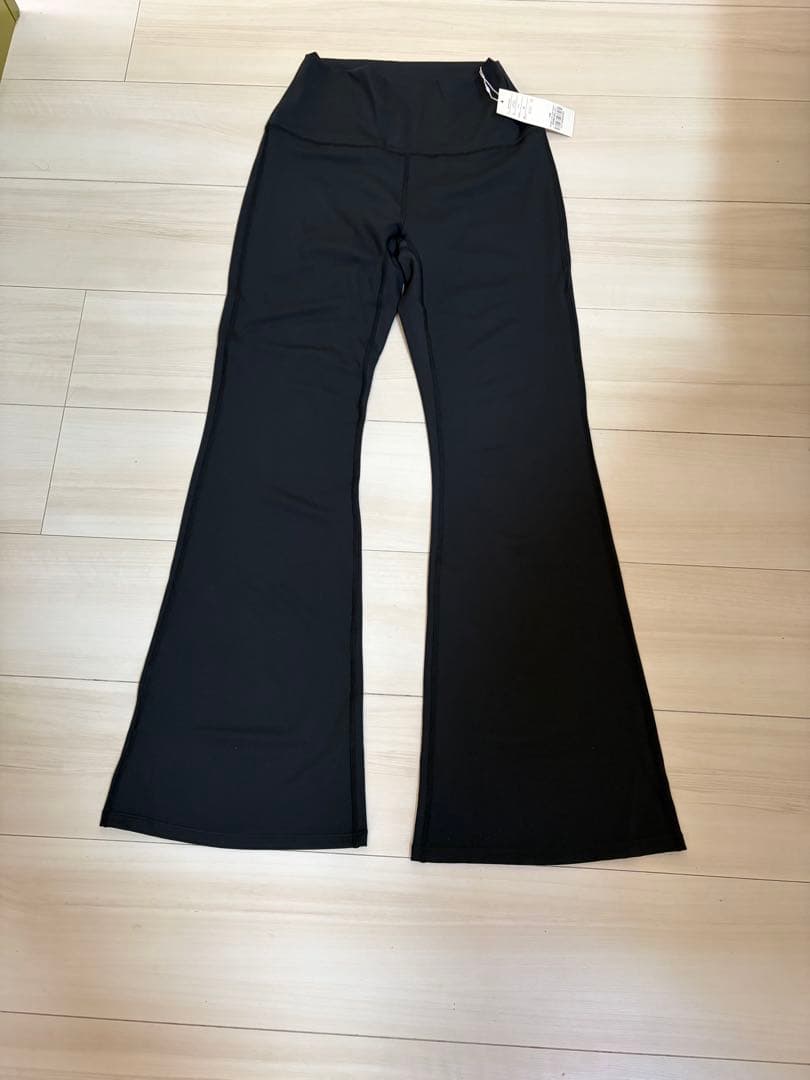 （お値下げ）LAVA ヨガウェア３点セット　Mサイズレアフレアパンツ付web限定