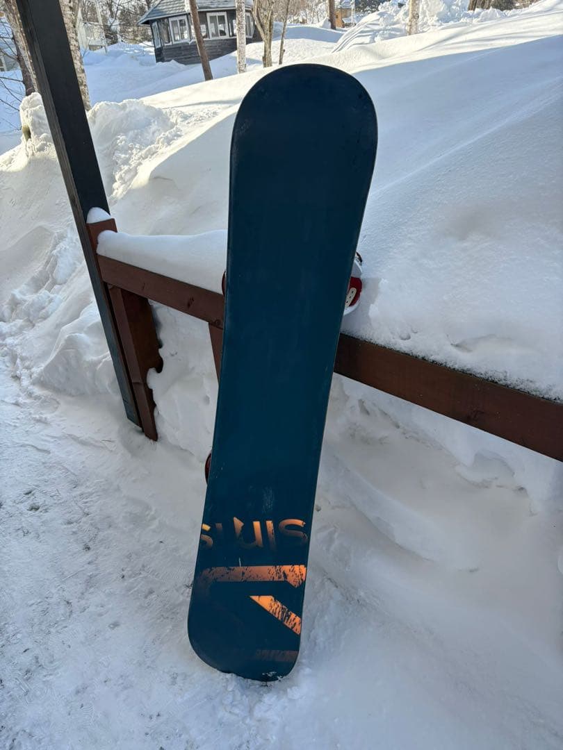 スノーボード グラフィティデザイン 赤色バインディング