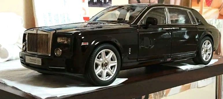 ロールスロイス ファントム EWB (黒) 1/18