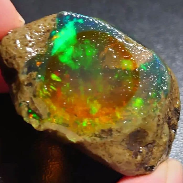 【105CT】特大　エチオピア　プレシャス　オパール 原石 鉱物　標本　ウェロ