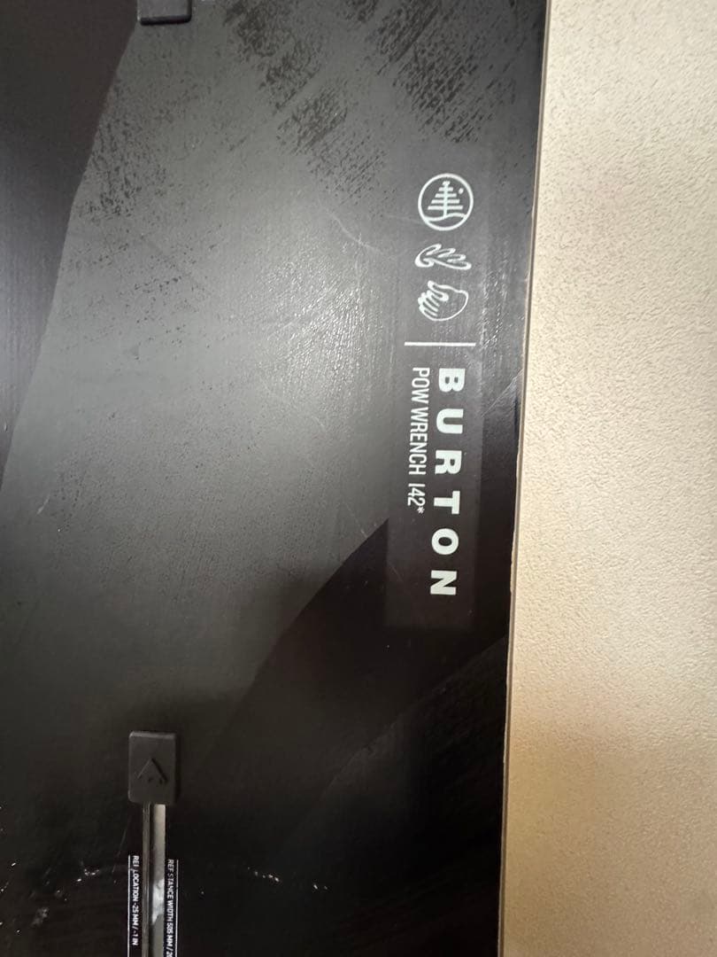 Burton パウダーボード　142 先端にサビがあります