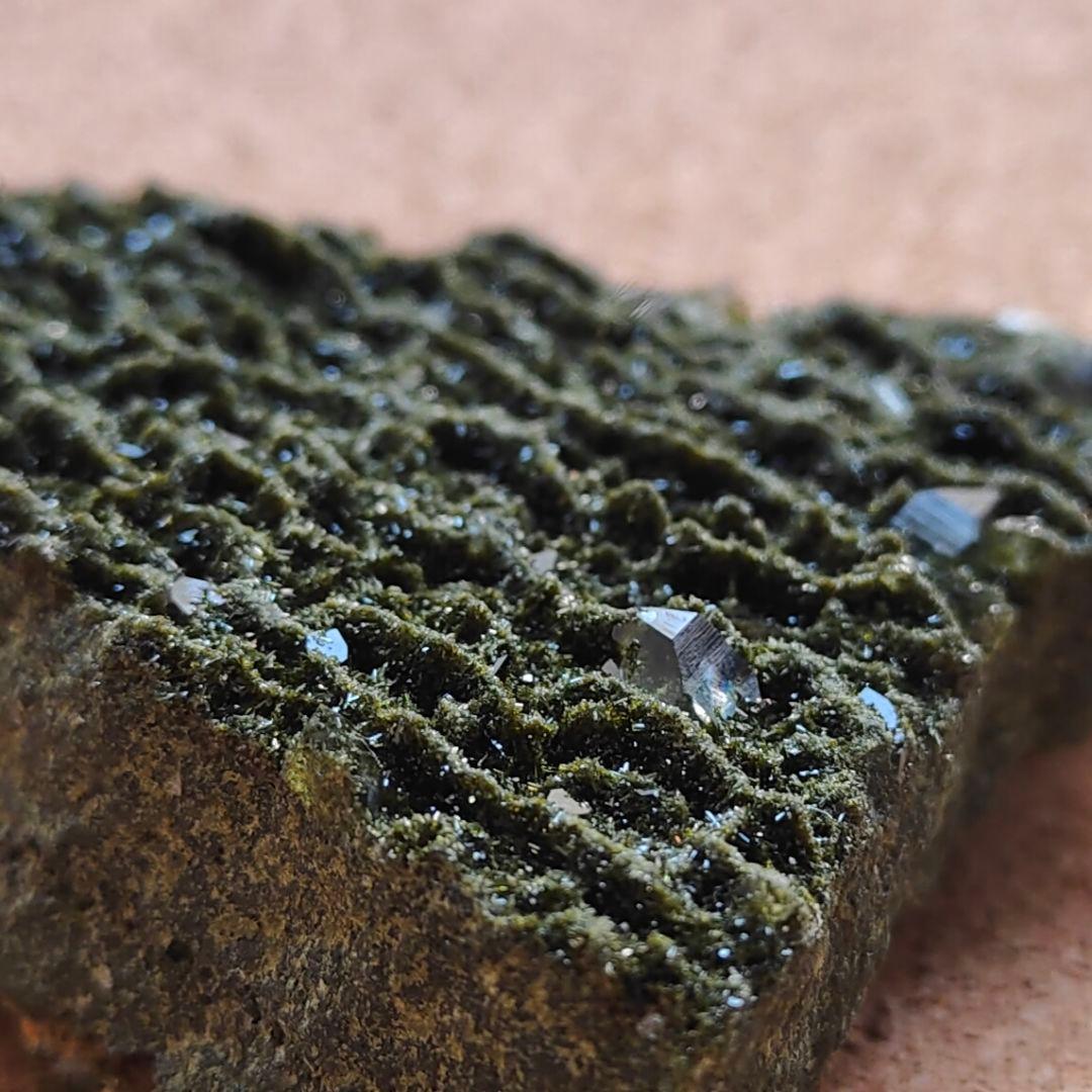 トルコ産エピドート&水晶　天然石 鉱物 原石