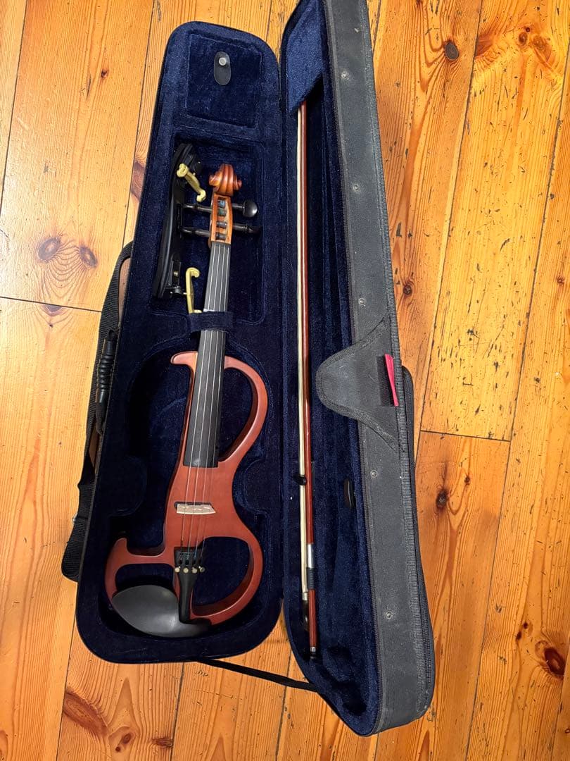 PLAYTECH PSV100BRエレクトリックバイオリン4/4サイズ ブラウン