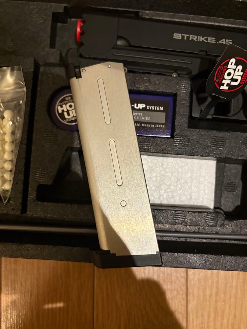 【期間限定ライト付属】ほぼ未使用東京マルイSTRIKE WARRIOR ガスガン