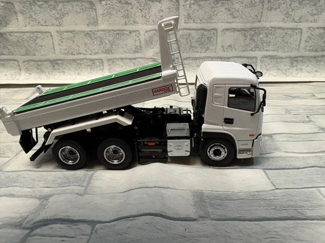 ミニカー KYOKUTO Heavy-duty rear dump truck 1/43