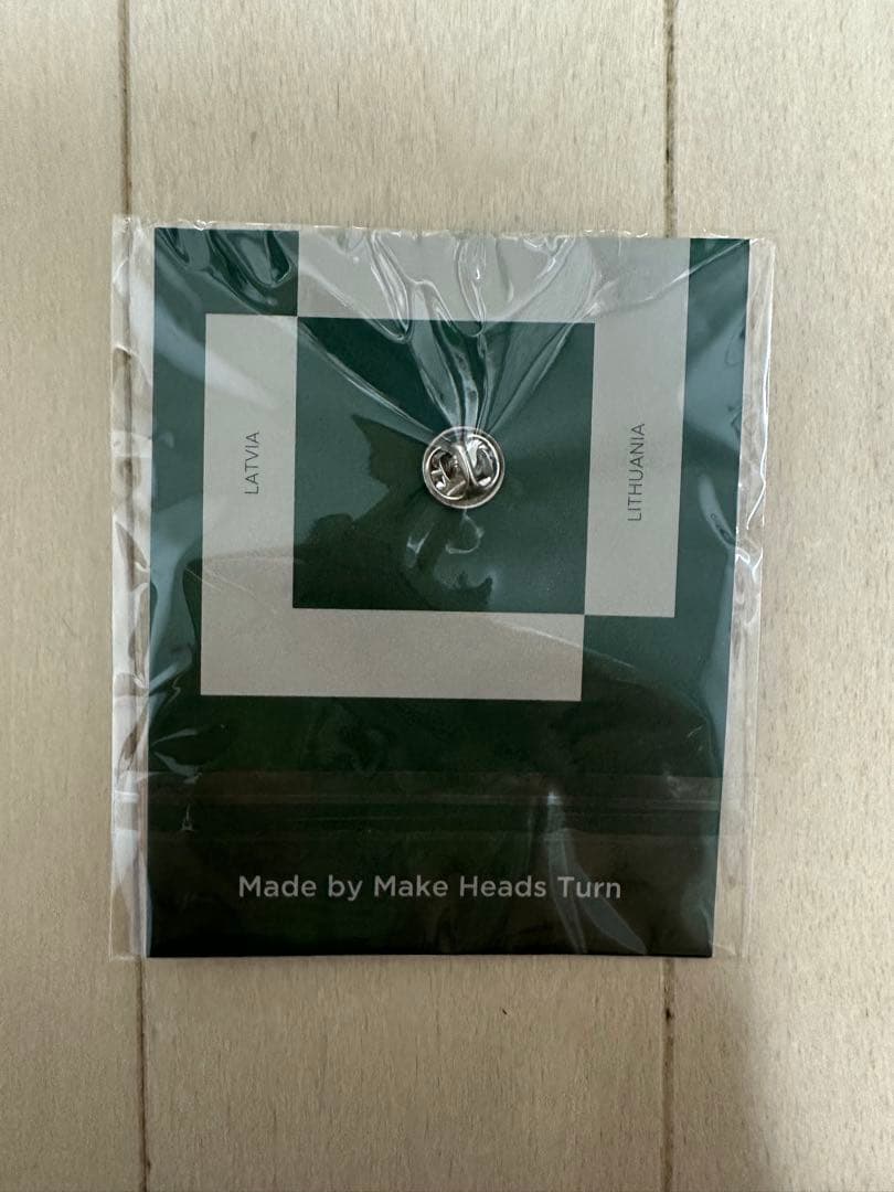 万博　バルト館 バラビちゃん　ヤシの木　ピンバッジ