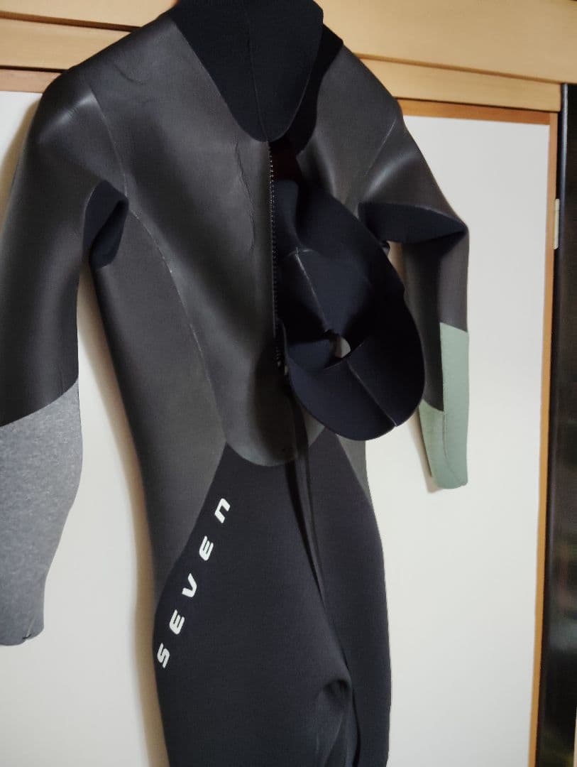 新品同様　セブン　セミドライ　裏起毛　ウェットスーツ