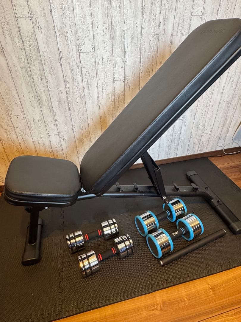 調整可能なトレーニングベンチ ブラック