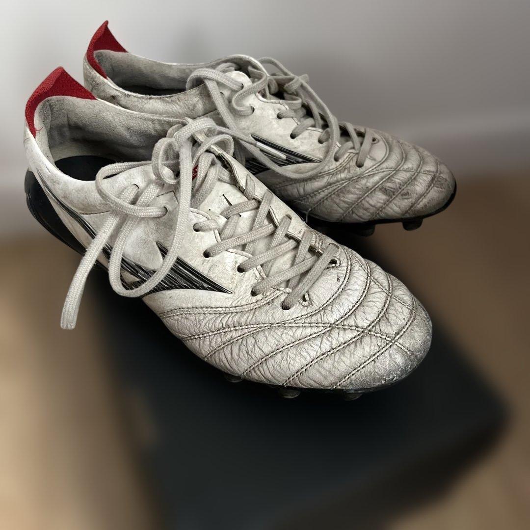 ミズノ モレリア サッカーシューズ 23㎝ホワイト/ブラック/レッド