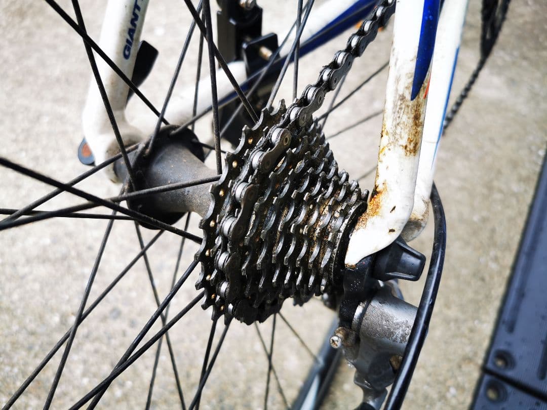 Giant ロードバイク 白/青 700C　引き取り限定