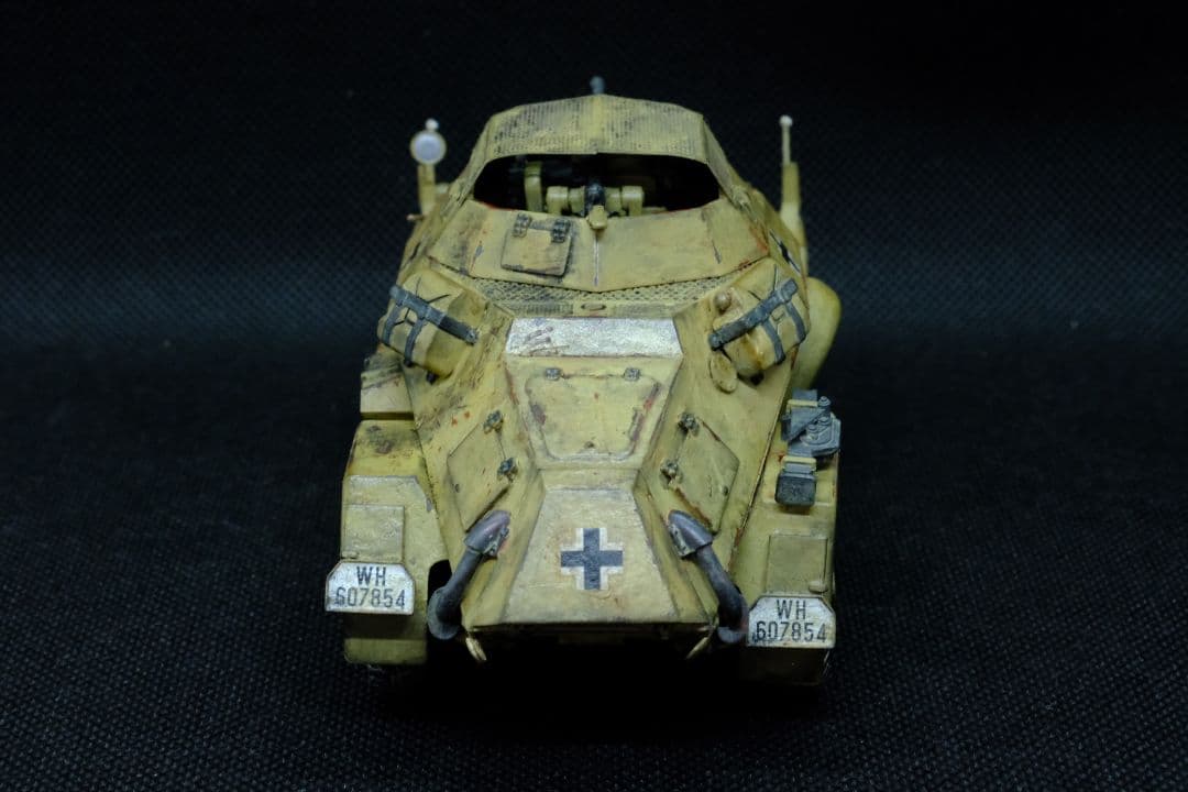 タミヤ【ドイツ軍】 sd.kfz222　1/35完成品　ジオラマベース付き