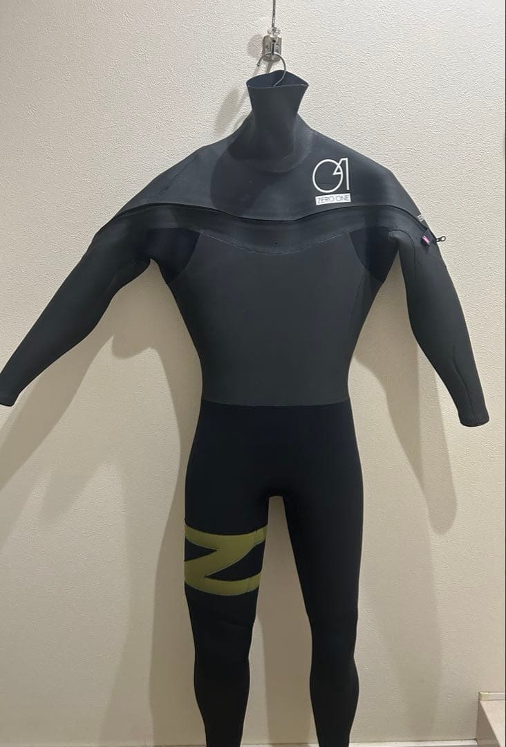 美品　ゼロワン ウェットスーツ ジッパー付き
