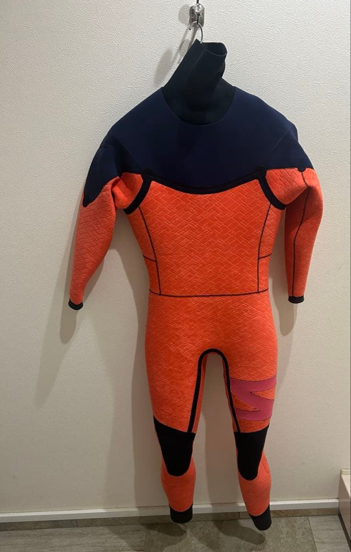 美品　ゼロワン ウェットスーツ ジッパー付き