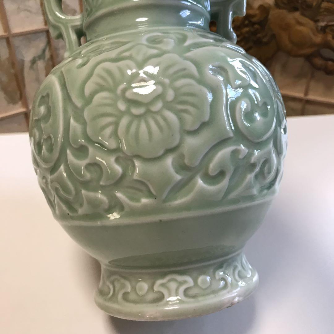中国花瓶　中国美術 古美術　青瓷 陽刻花紋　龍泉窯 花瓶 美術品 骨董品