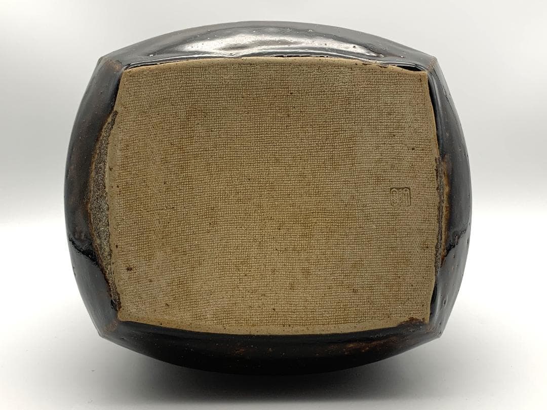 渚鴎陶山製　『飴釉　方壺』　共箱　美品　K1023E