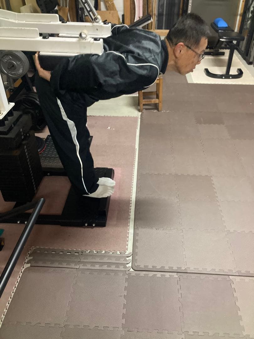 スクワット•カーフ•ドンキー•マシン