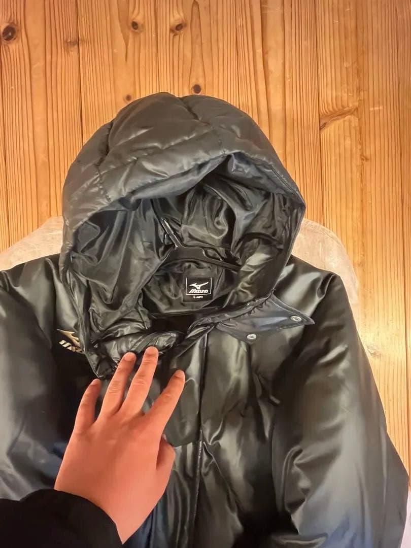 MIZUNOベンチコート ブラック/ゴールド