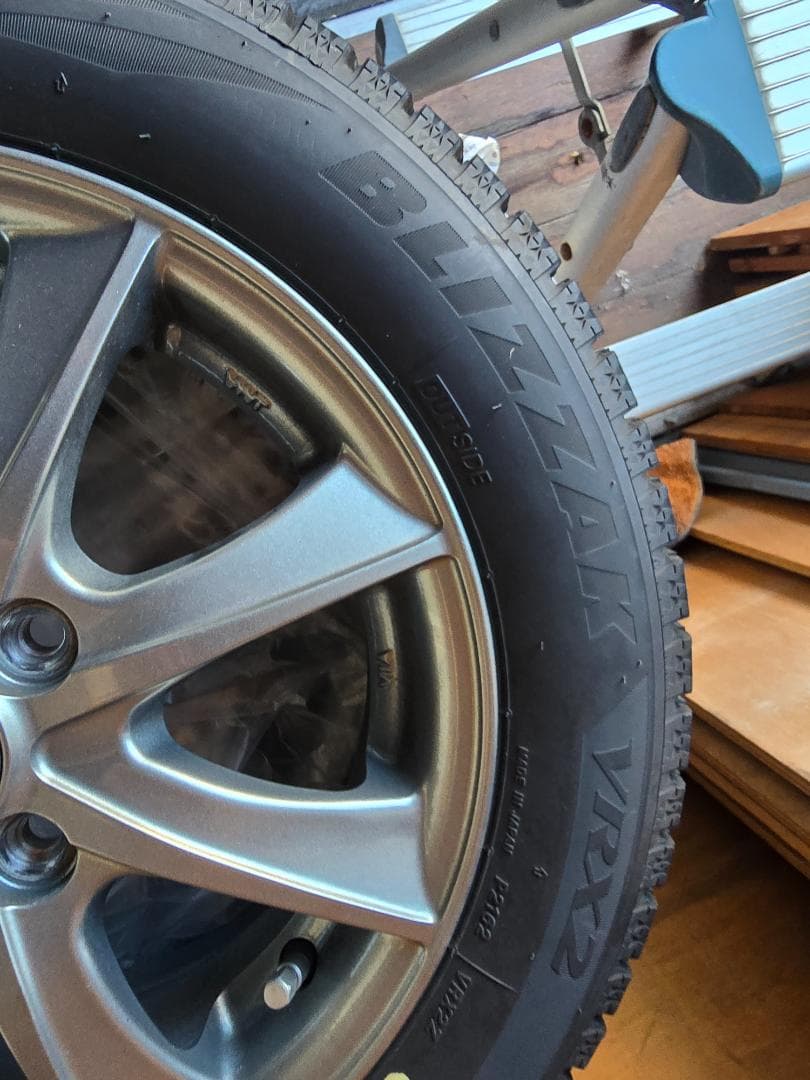 ブリジストン　ブリザック VRX2 　14インチタイヤホイールセット